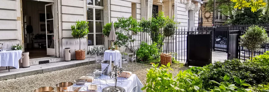 Terrasse du Yacht Club de France à Paris.